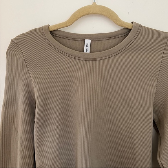 NWT Aritzia Sunday Best Crew Longsleeve - Picture 2 of 4